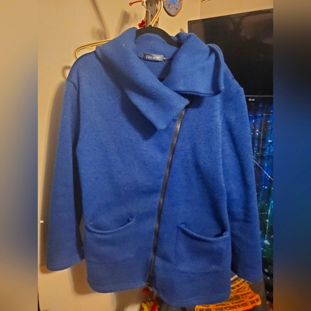 Vibrant blue zippered sweater jacket size 10